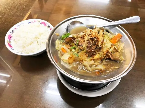 【石記魚丸菜單價位大公開】老字號堅守著美味新竹人的排隊美食～台中必吃美食小吃餐廳推薦！招牌菜魚丸、米粉湯、東坡肉。