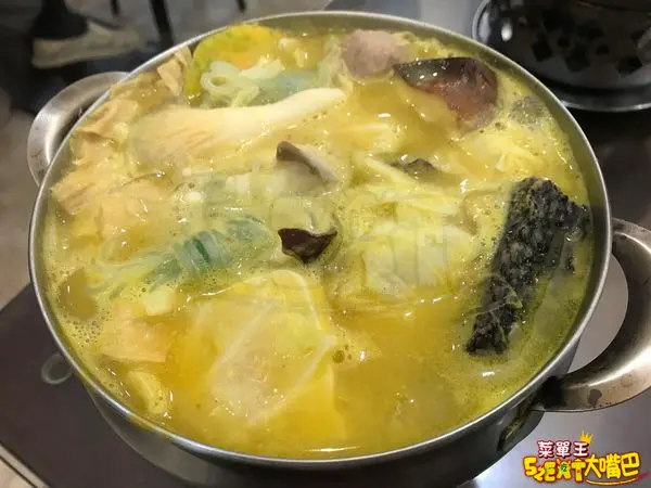 【一級棒火鍋單價位大公開】忠孝夜市裡湯頭絕佳的超人氣火鍋店～台中必吃美食小吃餐廳推薦！招牌菜義式南瓜鍋、成吉思汗鍋。