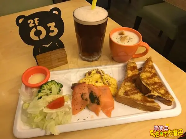 【K.布朗Brunch菜單價位大公開】現點現做充滿可愛黑熊的高CP值早午餐～ 台中必吃美食小吃餐廳推薦！招牌菜豪華早午全餐、辣墨式總匯。