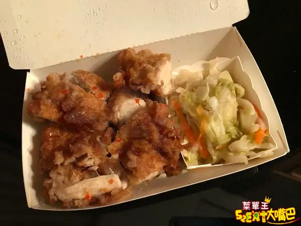 【小寶泡菜醬料雞排菜單價位大公開】一次擁有雙重口感的創意雞排～ 台中必吃美食小吃餐廳推薦！招牌菜泡菜雞排、麻辣米血。