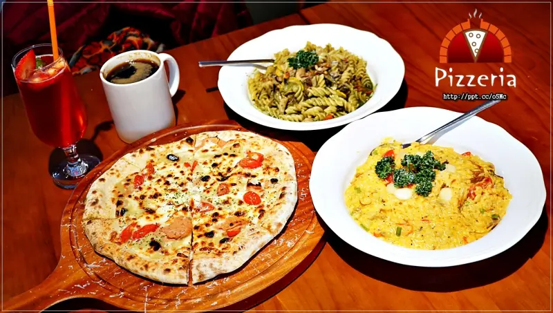 【台北美食】Misha Caffe X Pizzeria／忠孝新生蔬食pizza～CP值高，價格親民，自製的窯烤披薩，皮薄餡多，好吃到讓人一口接著一口吃不停