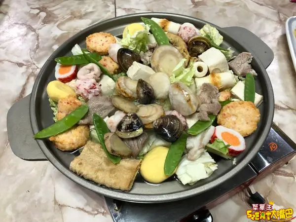 【昇發飲食店菜單價位大公開】選擇超多樣～四十年傳承好滋味～苗栗必吃美食小吃餐廳推薦！招牌菜砂鍋魚頭、客家小炒、紅燒豬腳。