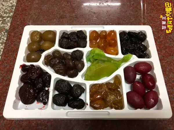 【順泰蜜餞菜單價位大公開】大村必買傳統好吃蜜餞～彰化必吃美食小吃餐廳推薦！招牌曼特寧咖啡梅、碳燻烏梅、芭樂乾。