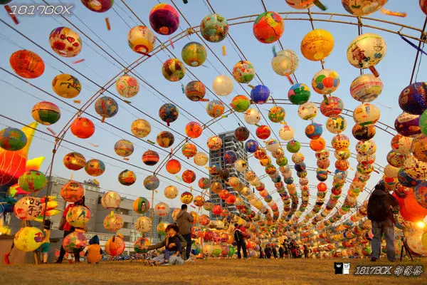 【台南。北區】西羅殿建醮。普濟殿主普。五年來普濟殿燈會的燈籠一次展出。燈籠隧道燈海。家新大飯店後方。府城普濟殿燈會回顧展