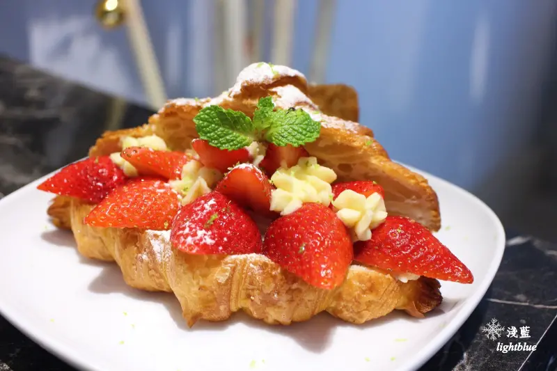 [ 大安站美食 ] 淺藍 × 法式修頌．可頌專賣店～滿滿草莓可頌、抹茶修頌