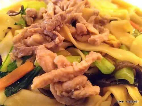 (捷運忠孝復興站巷弄美食)「四海木須麵」--- 招牌手工「木須炒麵」香氣四溢，湯品與小菜溫潤可口。