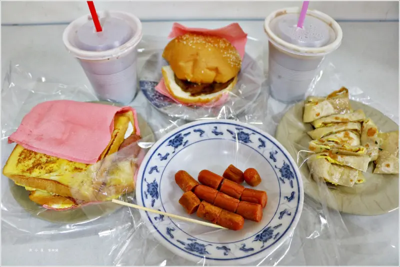 【高雄】天祥路無名早餐店‧巷弄中最平價早餐，全台灣第一便宜早餐店 滿滿一桌只要八十塊