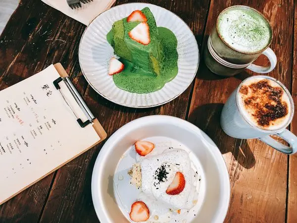 捷運行天宮站✿疍宅EggHost Cafe✿搗蛋鬼工作室 ! 可愛的怪萌的日系復古店面~推薦Q彈濃郁的戚風超好食!!