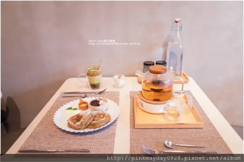 ✿高雄✿ 新店報報～捷運巨蛋站附近的舒芙蕾鬆餅專賣 店家自製現點現做 焙茶鬆餅濕潤軟綿 淡淡茶香甜度低 ➜ Kumo雲朵鬆餅