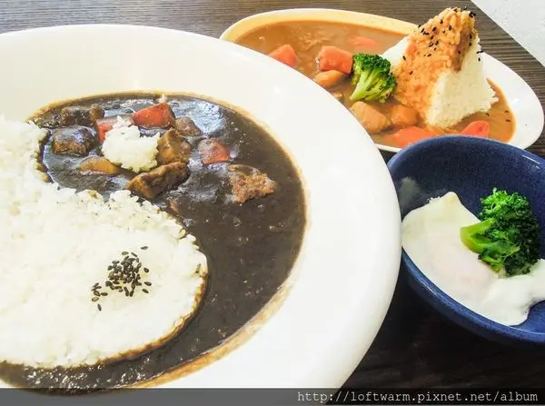 新竹市區平價好吃日式咖哩飯專門店 火山咖哩烏龍專賣 香辣招牌火山咖哩 黑白兩儀相生的中國禪風太極日式黑咖哩 近城隍廟(附菜單價位價目表...