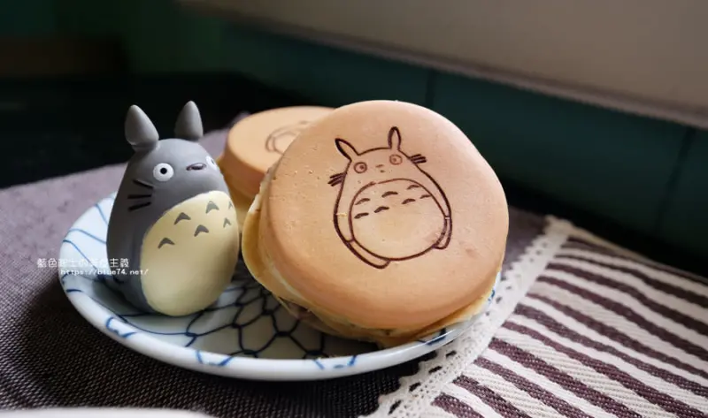 台中西區│台中日式珍珠紅豆餅精忠店-可愛龍貓出現在紅豆餅上.美味與外表兼具 - 藍色起士的美食主義