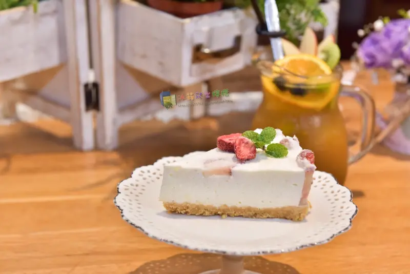 【食-新竹竹北】梧桐貝貝咖啡Brunch❤藏身在二樓公寓的世外桃源❤從裝潢到餐點都讓人讚嘆❤新菜色麻油雞紅藜燉飯、法式香煎辣味紅藜燉飯,好吃到讓人想把盤子嗑了❤咖啡/早午餐/下午茶