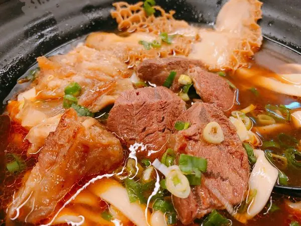 [台北]台北車站2F微風美食街/旭麵麵紅燒牛肉麵/轉車小食