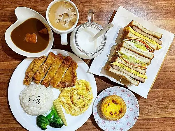 台北行天宮站│格沐斯咖啡：巷弄裡的溫馨咖啡簡餐店，有媲美肯德基爺爺等級的每日現烤葡式蛋塔│行天宮捷運站旁、現烤吐司三明治、咖哩飯、芋頭鮮奶、虹吸手作咖啡【不限時餐廳】【附菜單】