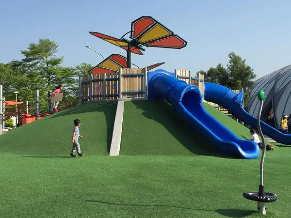 【玩樂】台北--花博舞蝶共融遊戲場，大小朋友都適合喔～玩沙/鞦韆/溜滑梯/攀爬