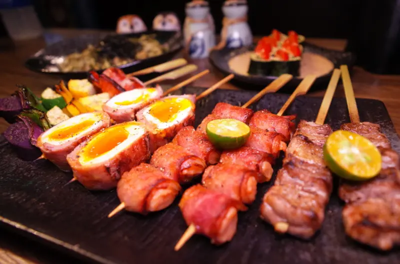 【三千子串燒居酒屋｜信義安和站】深夜居酒屋！百變食材，串出新玩味～