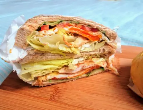 新竹東區｜應許地18～榕樹旁的安心早餐！手工醃肉排、外婆饅頭、每日現磨漿品～