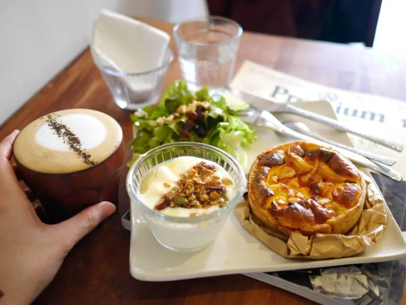 【新竹竹北美食】某村bô tshun，新鮮麵包吐司一出爐就秒殺，下午茶除了蛋糕也有鹹派唷。(竹北市區下午茶.甜點店.麵包店)