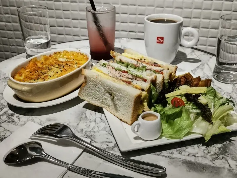 跳躍的宅男 - 無框咖啡Nobox cafe-永和不限時咖啡廳 有插座WIFI  空間寬敞舒服安靜