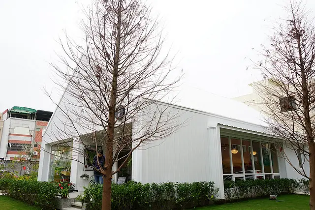 南投草屯美食~武食 3/9重新出發 全新的武食很不一樣 紅酒燉牛肉飯讓我有一秒身在日本的感覺 不太像早午餐的早午餐