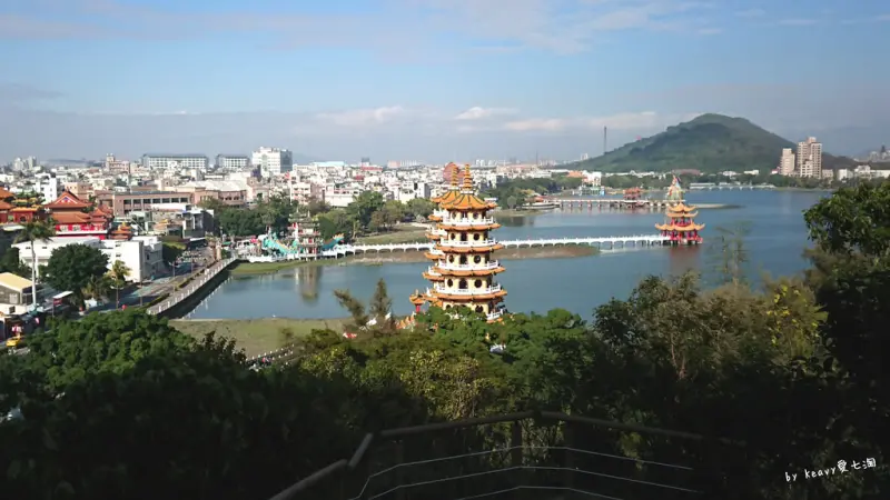★高雄左營★蓮池潭【龜山步道】俯瞰龍虎塔/軍事碉堡砲臺/東門北門/舊城牆巡禮步道/見城館。
