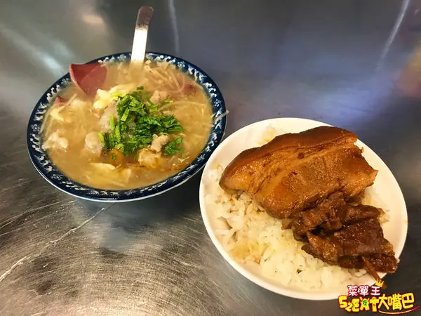 彰化花壇美食肉羹爌肉飯》許記花壇肉羹菜單價位大公開！在地人才知的飄香60年炭燒古早味～彰化花壇必吃美食小吃餐廳推薦。