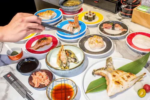 《海壽司 微風松高店》平價迴轉壽司 - 卡琳。摸魚兒趣