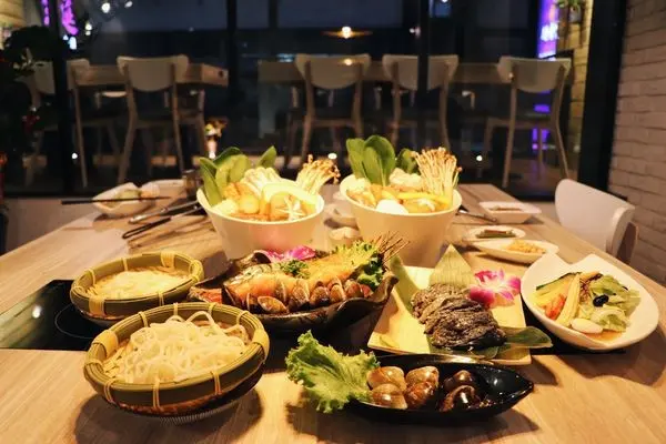 [台北大安區]美食提案X紫筵精緻火鍋 ∥低調奢華精緻火鍋/ 烏骨雞天使紅蝦草蝦一吃上癮∥