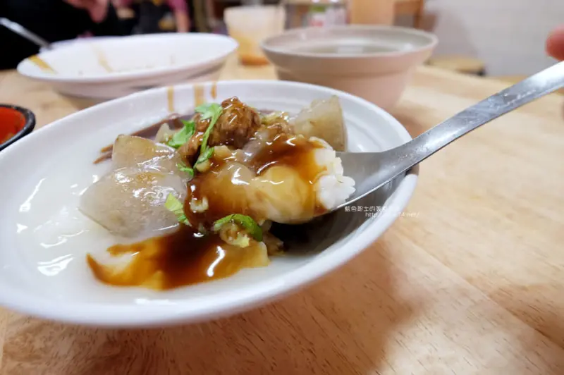 台中梧棲│大庄肉圓-梧棲在地四十多年獨特小吃肉圓蓋飯.啟恩診所對面.梧棲區公所旁 - 藍色起士的美食主義