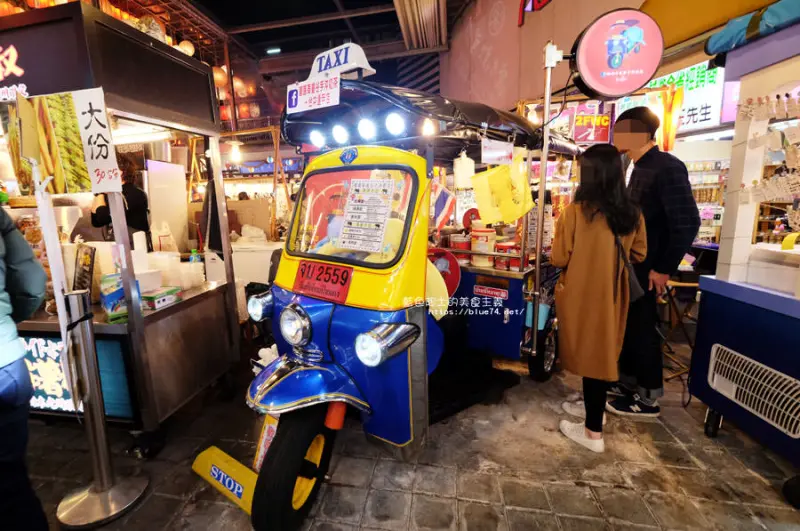 台中西屯│嘟嘟車曼谷手沖奶茶台中逢甲店-逢甲歡樂星裡的泰式奶茶.我下次不要買台灣甜 - 藍色起士的美食主義