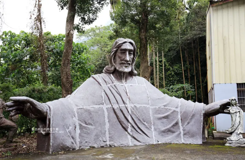 南投草屯│王英信美術館-好山好水好藝術.遠眺九九峰的雕塑藝術園區.預約制 - 藍色起士的美食主義