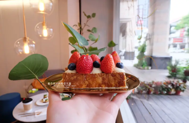 台中南屯│翡朶禮餅私宴-一個禮拜只營業三天的南屯區甜點店.樂緹波兒姐妹店 - 藍色起士的美食主義