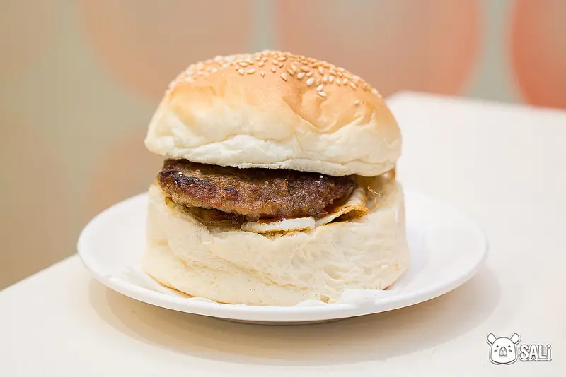 彰化員林 佳加牛乳大王｜40年老店，只要銅板價就能吃到手工自製肉排，員林早餐推薦！