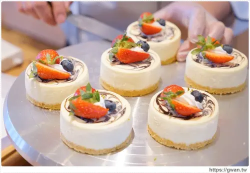 卷卷蛋糕實體門市新開幕，買甜點送飲料還有隱藏版優惠