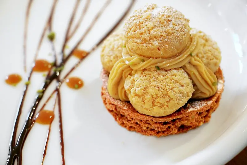 烏日推薦伴手禮，卷卷蛋糕，不止美味的甜點還有吃飽飽餐點，門市近高鐵站，附近超級好停車!! - 微笑Joe幸運