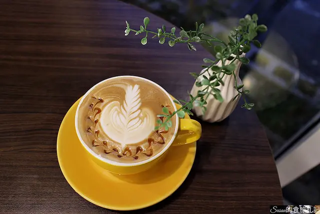 台中美食|鹿角咖啡用餐環境輕鬆舒服，餐點選擇多元化義大利麵早午餐、燉飯、私房料理，提供WIFI/插座 台中南區美食