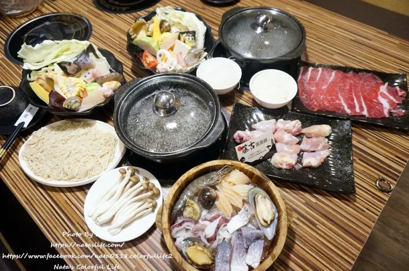 【美食♔台南中西區小火鍋】藤吉涮涮鍋。「新美街老屋巷弄美食」每一鍋物滿平價高CP值～多種選擇、海陸鮮到不行