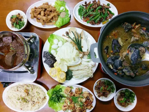 鷄酒屋-豐原周邊的隱藏版美食  沒有過路客  沒有美美打卡點  只有真材食料和幾十年的真功夫  吃過的沒有人不稱讚              