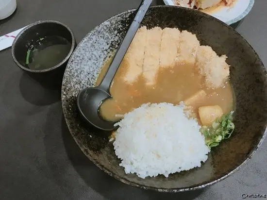 【南投。美食】草屯 / 信州食之屋，小巧的店面，日式丼飯/咖哩飯/烏龍麵，太平路上