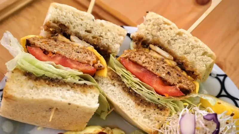 ★屏東早午餐★【雁行蔬食咖啡】單品咖啡/創意蔬食/寵物友善咖啡廳。