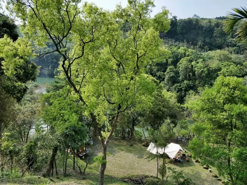 美力媽帶著孩子去露營,親子露營,湖畔露營,鯉魚潭露營,星空露營