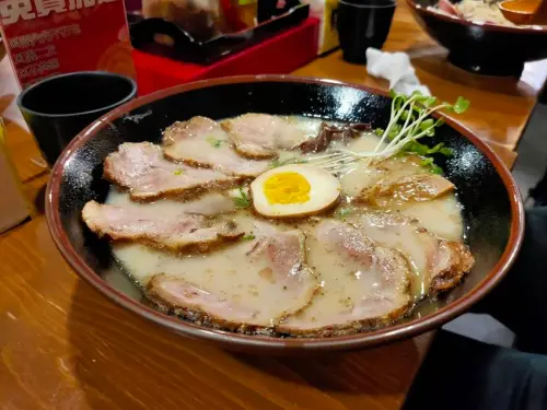 忠孝新生美食。森本家熊本冠軍拉麵  免費加麵  正統日式拉麵  超過癮地獄拉麵