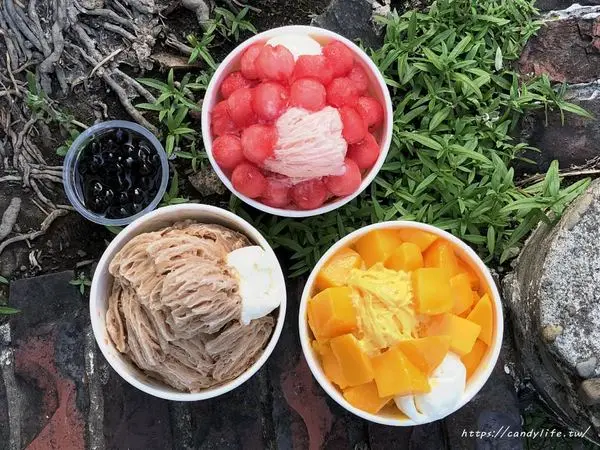 台中美食│大冰咖雪花冰〃一中商圈手作雪花冰，夏日限定夏季超級芒果冰，清爽又消暑～        
      