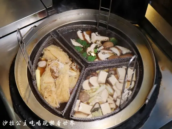 新莊美食/小吃『醇滷味新莊四維店(加盟總部)』追世足必備宵夜‧點心/滿百送培根豬1份