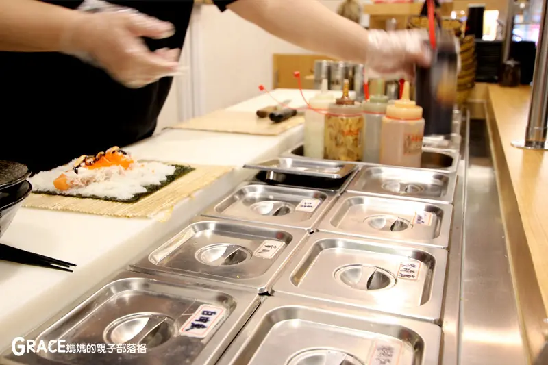 台北大直美食》gogoroll壽司捲餅、夏威夷丼飯、日式料理丼飯》平價好吃的文青風格餐廳! 近大直捷運站10分鐘到~