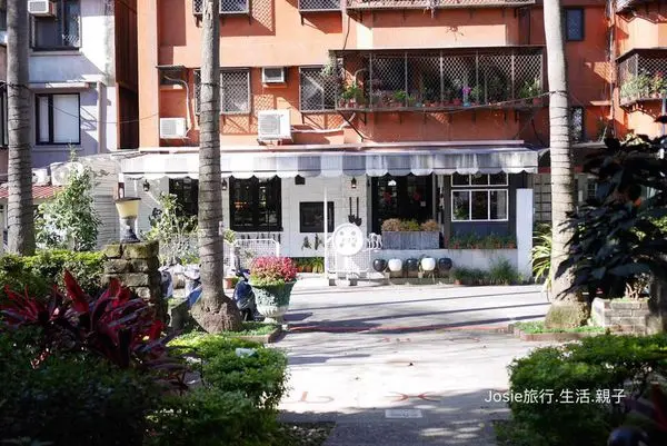 台北。親子友善餐廳 | VVG好樣蘋果兒 ♥︎ 遊戲空間 三角帆布帳篷是女孩兒的秘密基地 ♥︎ 近捷運