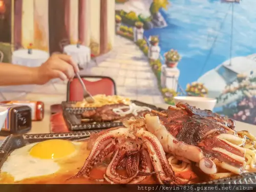 高雄美食<珈瑄平價牛排>與畫約會幸福美食,平價美味好料理在地人的口袋名單真心推薦