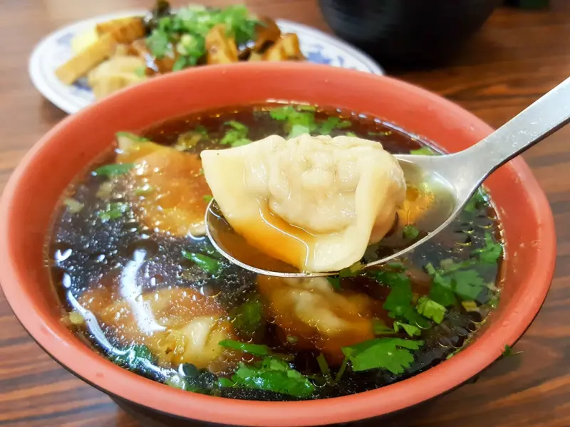 【高雄前鎮】樺湯牛肉麵。老字號 小資午餐銅板美食