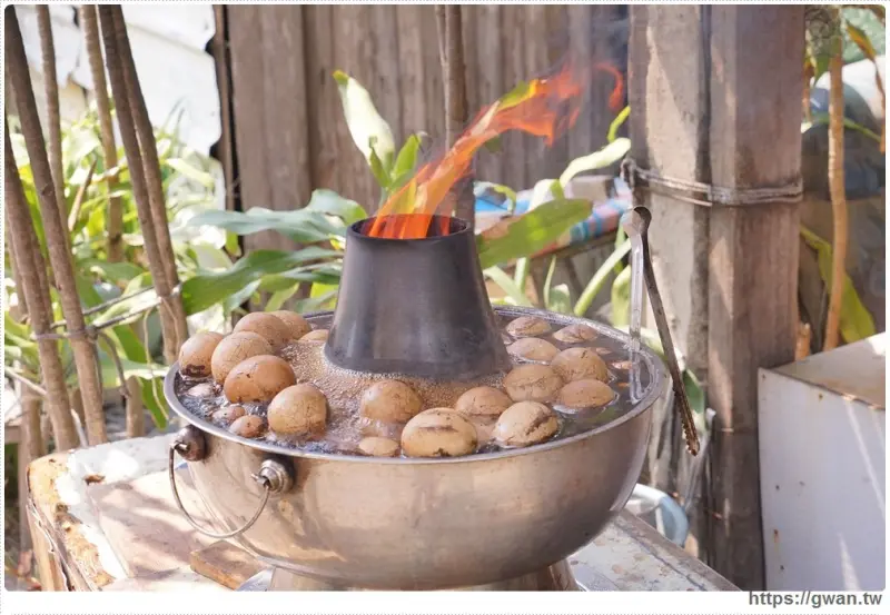 一顆只要5元的柴燒茶葉蛋，漁光島必吃美食