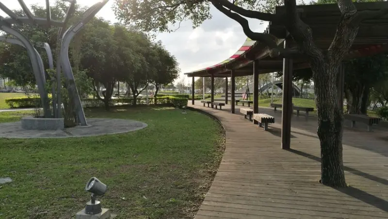 ξ寵物好好跑綠地ξ 桃園市中悅特區~萬坪風禾公園★小精靈胡扯蛋★2017.12.29